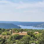 Prázdninový dům Awesome In Koromačno